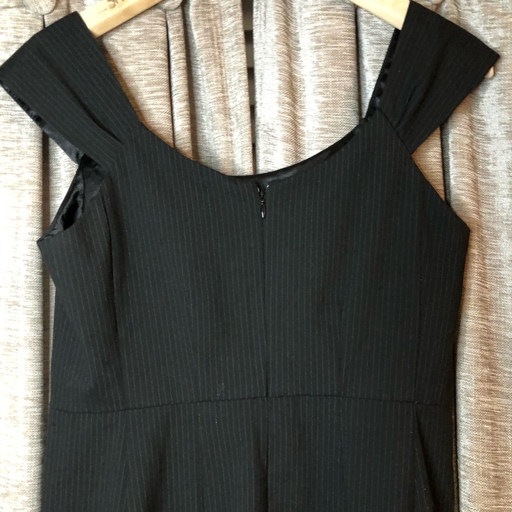 New York & Company Black Pin Stripe Sheath Dress Size 6 - Picture 11 of 11